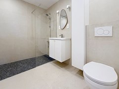 265698b6cd0a46d594e0f7110f5af75e.jpg
