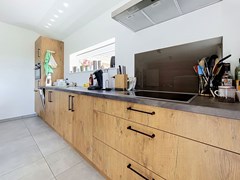9a0972ab0a4743b2b91237c7face7515.jpg