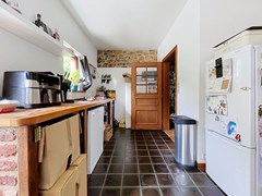 8e85bd948d4f4f9ab9a9acd3135afb61.jpg