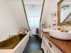 4d6bb430c8a4452ab3d68cebaf20a824.jpg